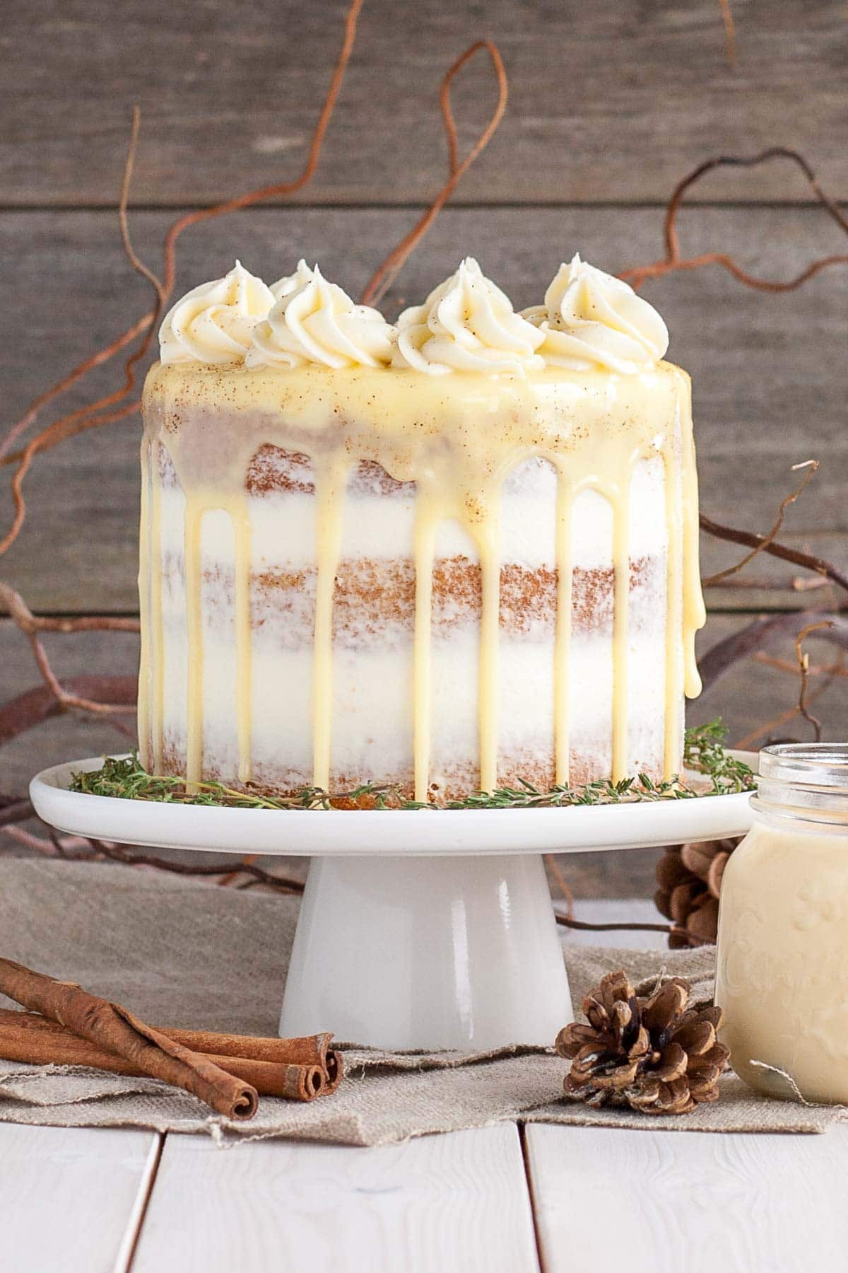 This Eggnog Cake with cream cheese frosting and white chocolate ganache is just the thing to warm you up this Holiday season! | livforcake.com This eggnog cake is the perfect cake for the holiday season!