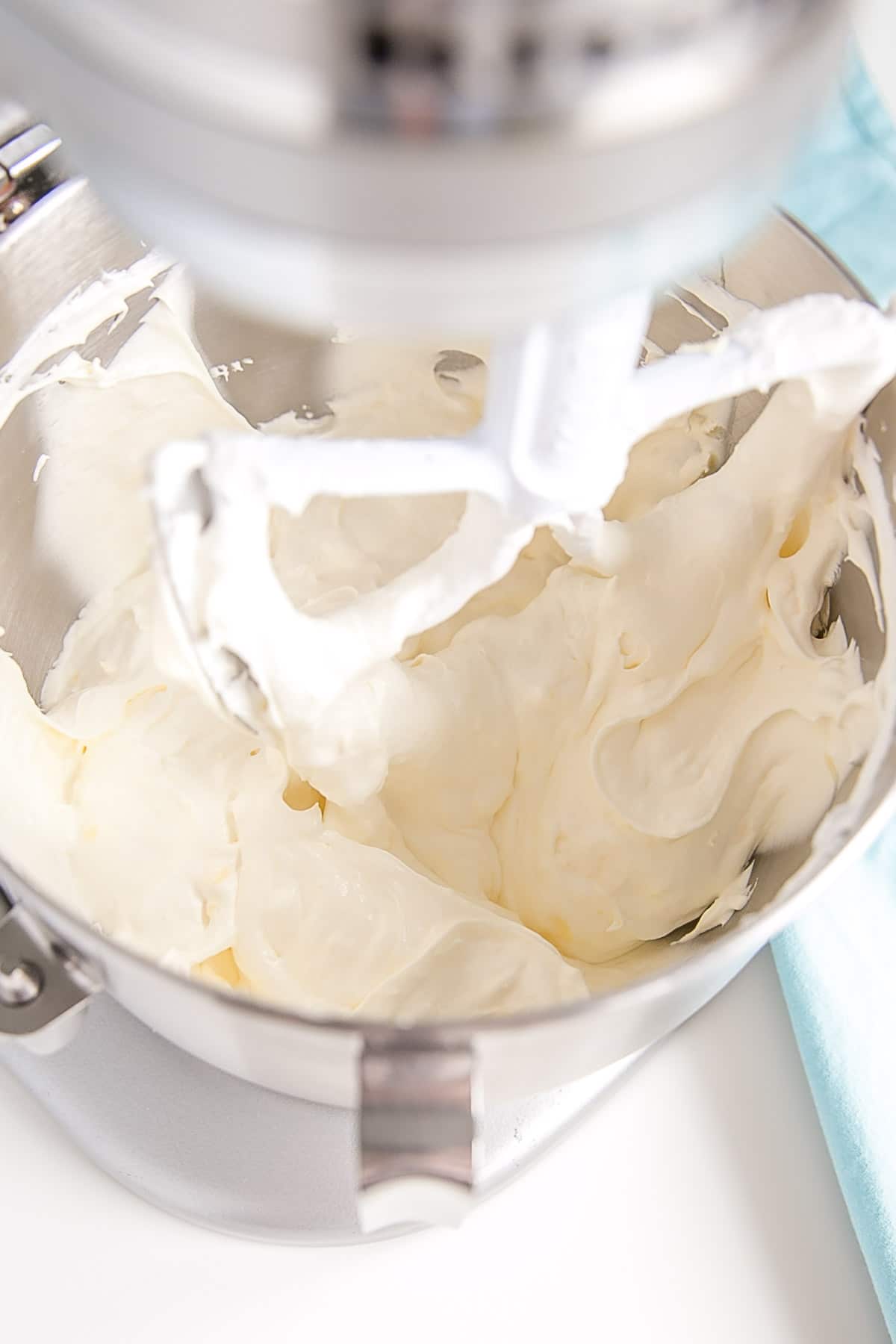This tutorial on how to make Swiss Meringue buttercream is the only resource you'll need to make the smoothest, silkiest frosting! | livforcake.com Soupy buttercream
